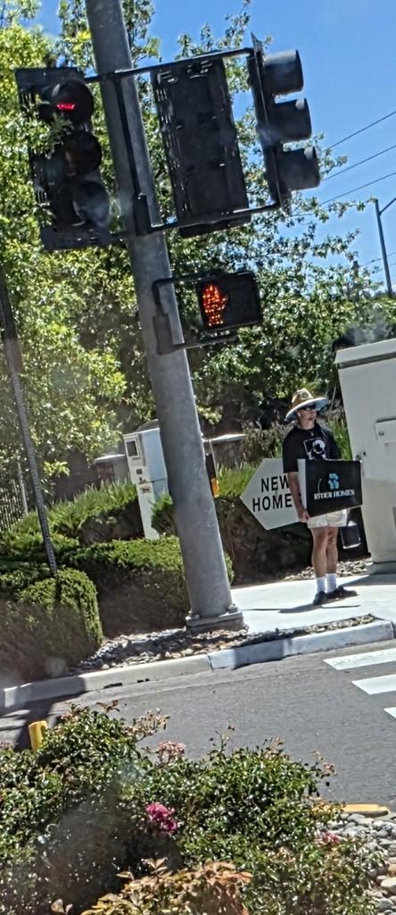 0Risk0Reward's tweet image. You know the housing market is about to take a tumble when these guys start hitting the streets
