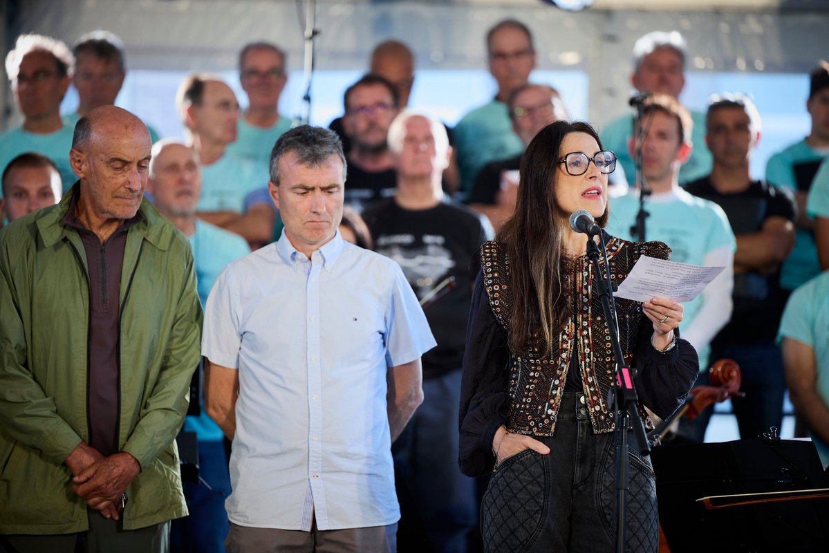 PVasco_EuskoL's tweet image. Eusko Legebiltzarreko presidenteak parte hartu du “Ypuçcoa 1000 urte ikuskaria” ekitaldian @urmuga_eus @Gipuzkoa @parlamentoNA @BNGipuzkoa
➡️legebiltzarra.eus/portal/eu/web/…
La presidenta del @PVasco_EuskoL participa en al acto “Ypuçcoa 1000 urte ikuskaria”
➡️legebiltzarra.eus/portal/es/web/…