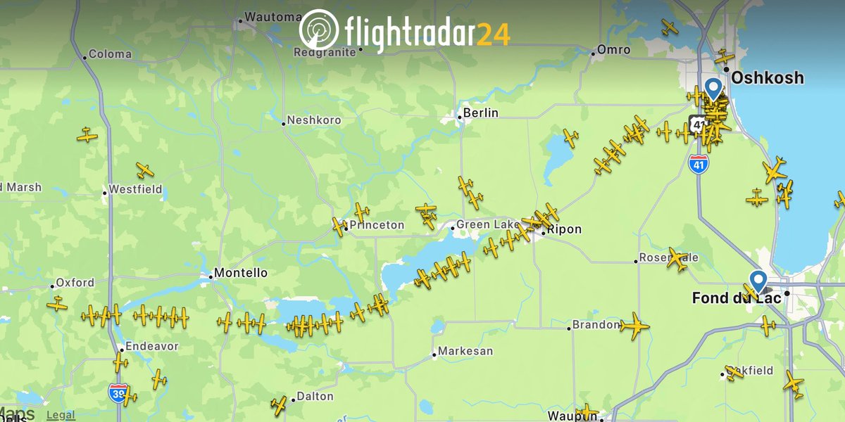 flightradar24's tweet image. Arrivals lining up for @eaa #AirVenture. Follow all the action at flightradar24.com/airport/osh. #OSH25