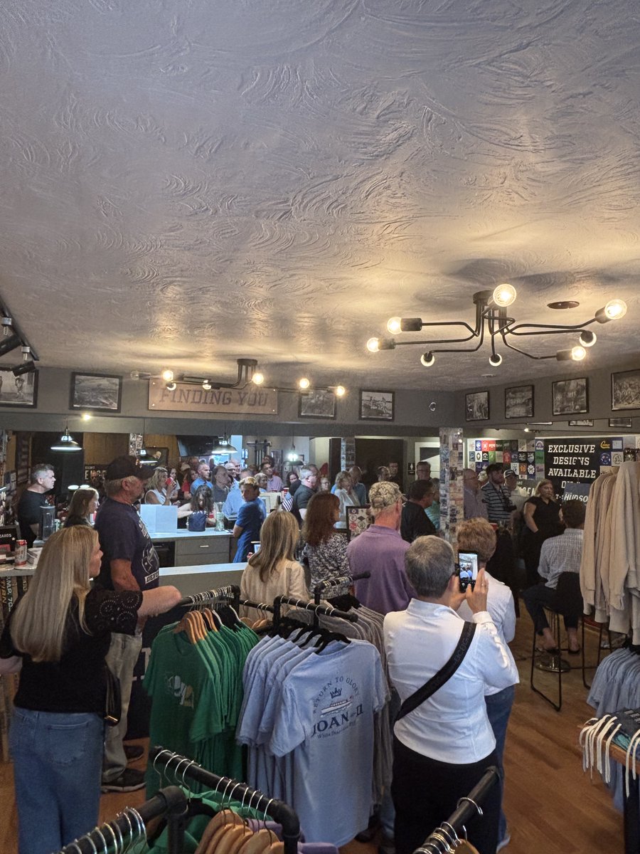TheMinnesotanCo's tweet image. Thanks to all who attended our pints and politics social! @elliottengenMN @WalterHudson @BrianHegseth @JonJustice