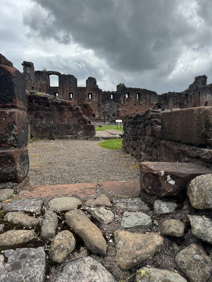 Castle site revisit 🏰 Penrith Castle, Cumbria 🏴󠁧󠁢󠁥󠁮󠁧󠁿 another important border castle once owned by the Neville’s