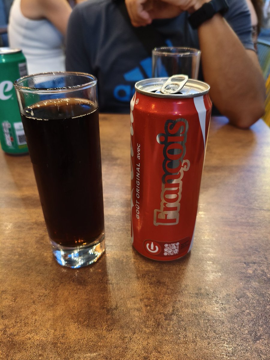 HumoroidM's tweet image. Нормално дека во Франција ќе ми се падне Франсоа