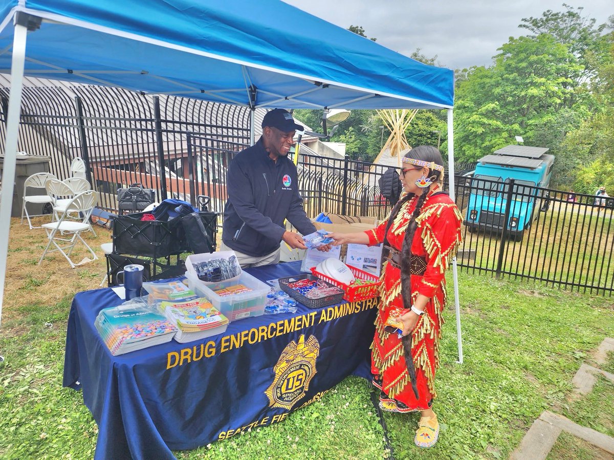 DEASEATTLEDiv's tweet image. DEA Seattle was honored to join WA State Department of Veterans Affairs at the United Indians of All Tribes Foundation's Annual Seafair Indian Days Powwow, at Daybreak Star. We made new friends and shared information about living drug free. @WDVA @UIATF @DEAHQ @TheJusticeDept