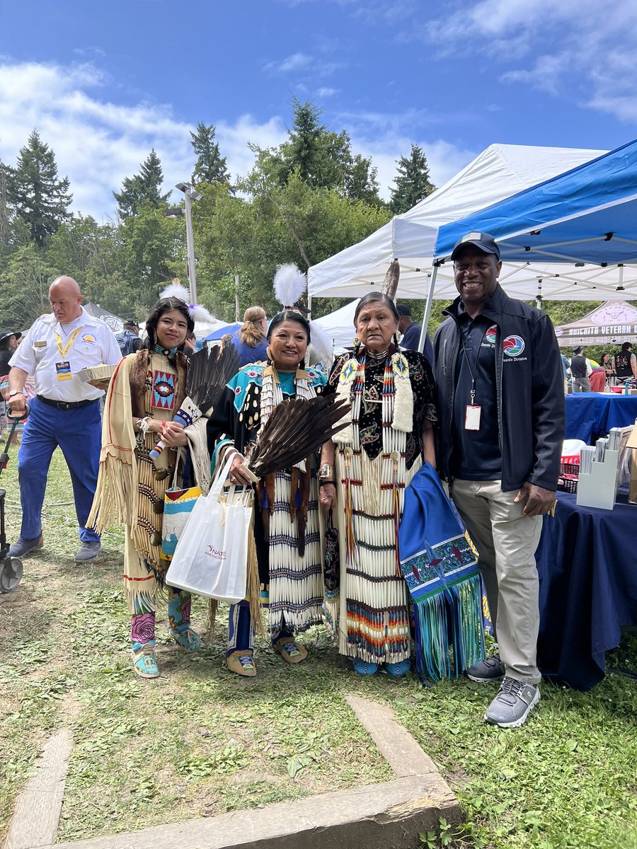 DEASEATTLEDiv's tweet image. DEA Seattle was honored to join WA State Department of Veterans Affairs at the United Indians of All Tribes Foundation's Annual Seafair Indian Days Powwow, at Daybreak Star. We made new friends and shared information about living drug free. @WDVA @UIATF @DEAHQ @TheJusticeDept