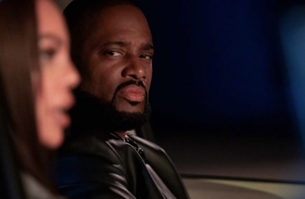 toxichoodboys's tweet image. Me looking at her after she nonchalantly brought up another 🥷🏾 name that i don't know while telling a story