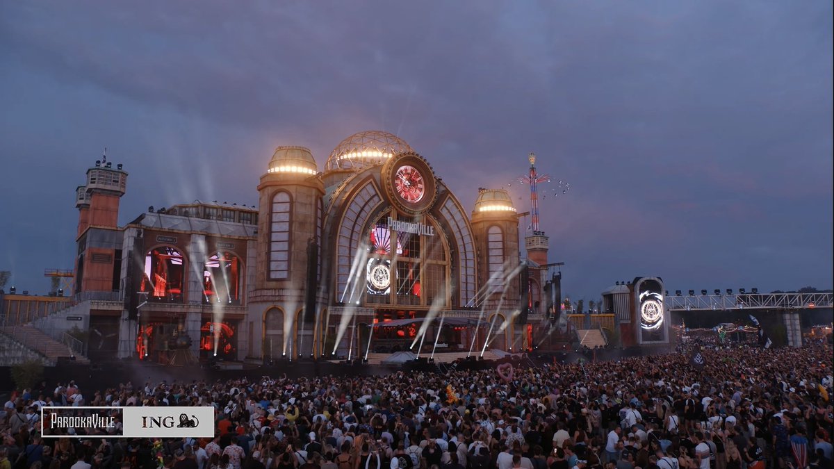 Llego armin !! #parookaville <a href="/arminvanbuuren/">Armin van Buuren</a> 👑🐐