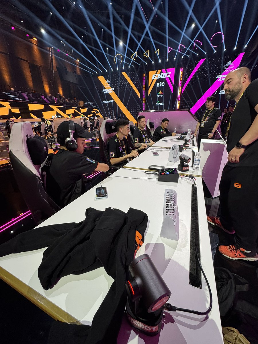 Poobretion's tweet image. Top 4 do mundo, a los foi gigante, e foi feita a vontade de Deus, voltaremos mais forte 🧡 pra sempre los 🧡 @losgrandesgg