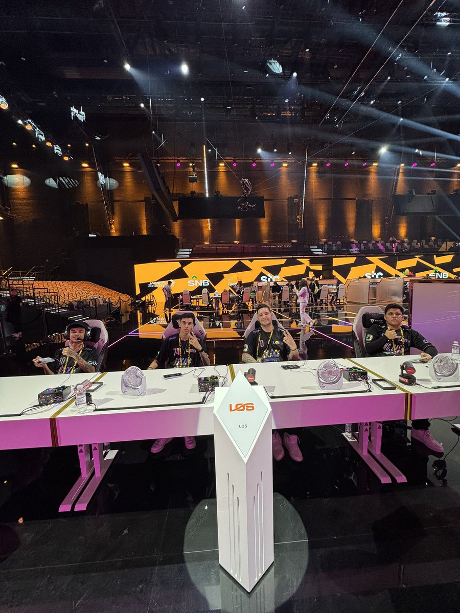 Poobretion's tweet image. Top 4 do mundo, a los foi gigante, e foi feita a vontade de Deus, voltaremos mais forte 🧡 pra sempre los 🧡 @losgrandesgg