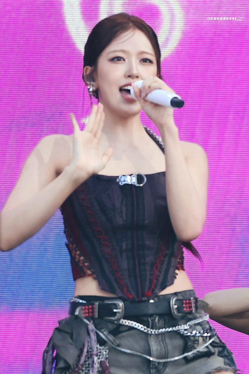 250720

#아이브 #IVE #안유진 #ANYUJIN 
#YUJIN #ユジン #아이브
#Lollapalooza #LollapaloozaParis 
#IVEpalooza #LollaParis