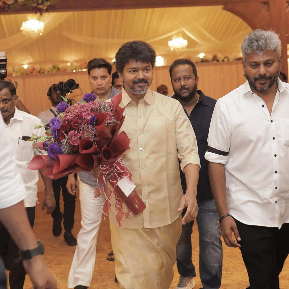 Mark My word
              அண்ணன் தான்டா 💯

#முதல்வர்வேட்பாளர்_விஜய்