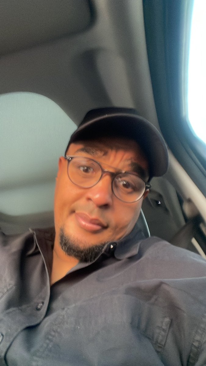 Sunday slow drives 🧸🤎🫶🏽

Soft lips