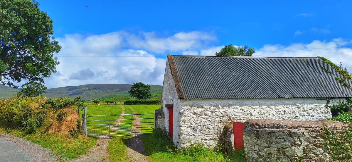 patrickkenealy's tweet image. Sunshine and showers while cycling around the Comeragh Mountains, Co Waterford this afternoon.@AimsirTG4 @ancienteastIRL @barrabest @deric_tv @DiscoverIreland @discoverirl @Failte_Ireland @welovewaterford @VisitWaterford @WaterfordANDme @WaterfordPocket @WaterfordGrnWay