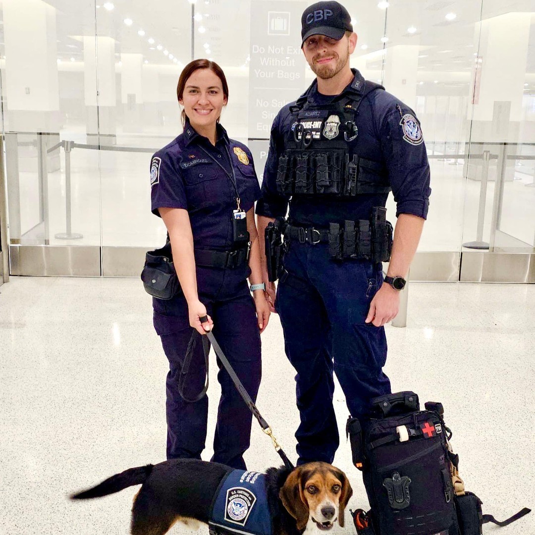 OFOEAC's tweet image. CBP OFO did OUTSTANDING in the month of June. Check this out:
1,368 Arrests
17,805lbs. of Meth
5,983lbs. of Cocaine
400lbs. of Fentanyl
16,210 Rounds of Ammo
94 Pistols
421 Vehicles
$9.4M in Merchandise
$2.3M Cash
2,702 Prohibited Animal Product
1,296 Pests
#OFOProud🇺🇸