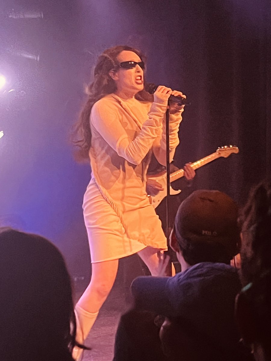 SwissRamble's tweet image. Brilliant gig from Allie X at Plaza in Zürich tonight 😎 @alliex 🇨🇦