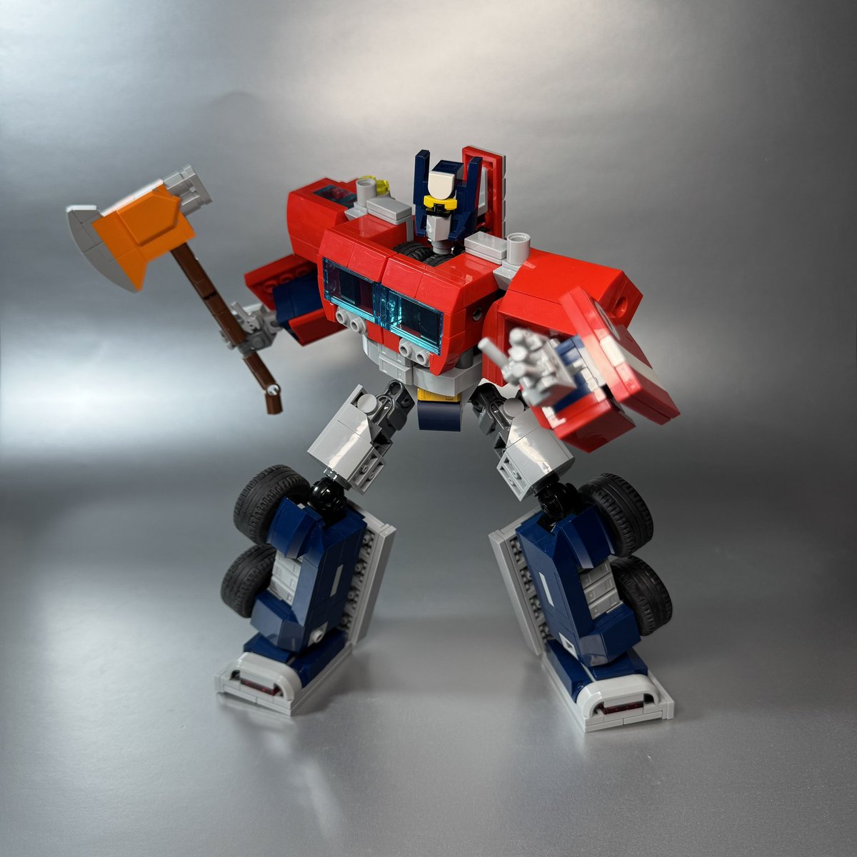 plastic_paddock's tweet image. Optimus prime! Inspired by @studentscissors strika. I adore that model and always knew there was a Optimus prime in there. I’m happy I could add a waste twist and shoulder articulation.