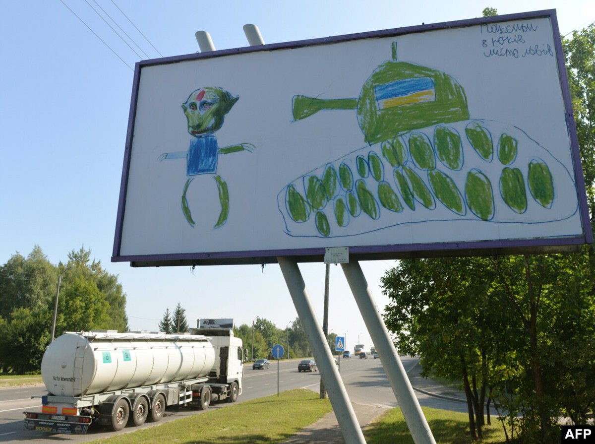 dobre_duzhe's tweet image. 2014: Lviv billboard shows drawing by 8-year old Ukrainian boy, Maksim, of putin and a 🇺🇦 tank.
When you say 50 days, 4 mths for Patriots, remember Ukrainians have had to withstand russia's genocidal war, protecting the free world, for 10+ yrs now.
Morally speaking, time's up.