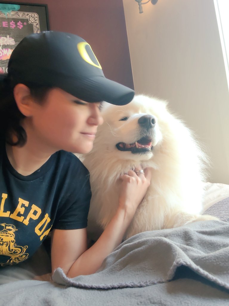 I love this floofy boy 🥰
I hope everyone's having a great weekend! 😊