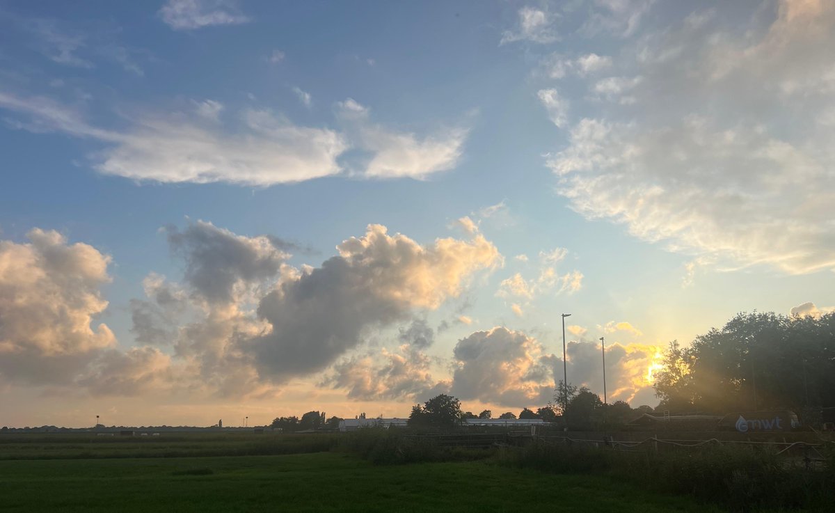 ronaldvanzijl's tweet image. 20/07/2025 – NL – Skyscapes
21:15 h
@Demo2020cracy @Elizabe32413720 @TexMericana @Raggedyedge1 @DELTA9_DELTA9 @BenKnight1980 @druid10 @IonisedSkyWatch @Clearskiesinit @SaskiaHeijden @ImagesCoast @OpChemtrails @Chemtrail101 @LegendreKristy @nogps1