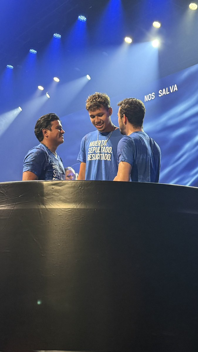 howertonjosh's tweet image. Celebrated baptism with a couple hundred students who gave their lives to Christ at camp this summer this weekend.
These are two brothers from Cuba getting baptized together at Lakepointe En Español today.
Gloria a Dios!