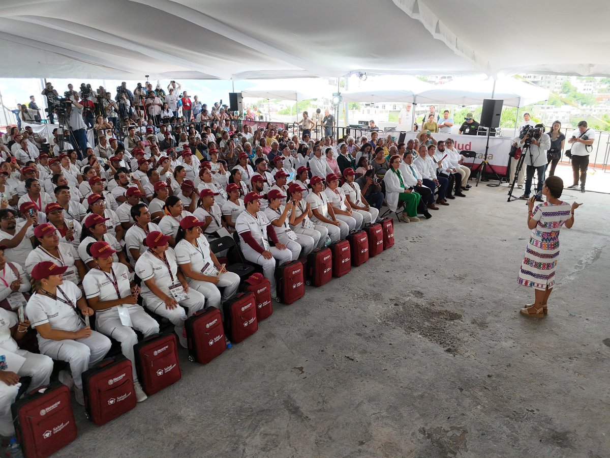 Claudiashein's tweet image. Desde Acapulco, agradecemos a las y los enfermeros que forman parte de Salud Casa por Casa; llegan hasta el último rincón del país para cuidar a nuestros adultos mayores y personas con discapacidad. Este programa es el más completo para cuidar, prevenir y dar atención temprana a…