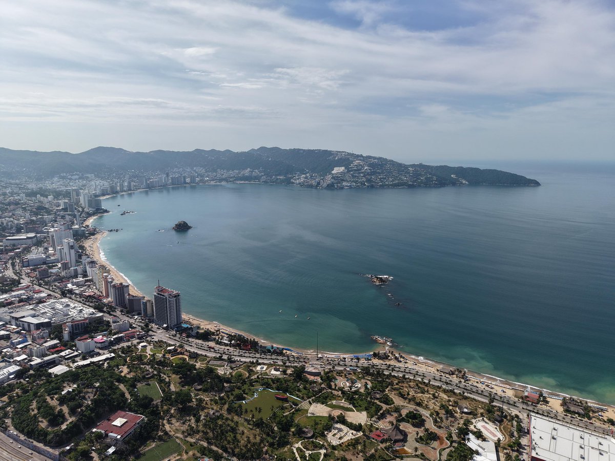 Claudiashein's tweet image. Desde Acapulco, agradecemos a las y los enfermeros que forman parte de Salud Casa por Casa; llegan hasta el último rincón del país para cuidar a nuestros adultos mayores y personas con discapacidad. Este programa es el más completo para cuidar, prevenir y dar atención temprana a…