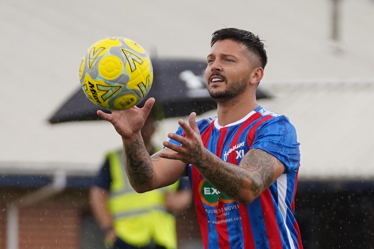 RoyWarner5's tweet image. I am not sure who had the most fun at Elliot Justham’s testimonial between @MaldonTiptreeFC Jammers XI and @Dag_RedFC Legends.