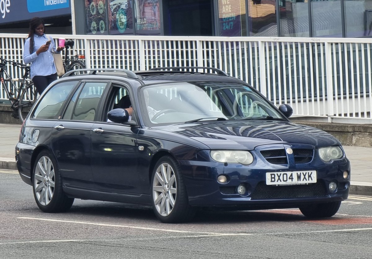 RoadworkUK's tweet image. MG ZT Tourers just look good, ok?