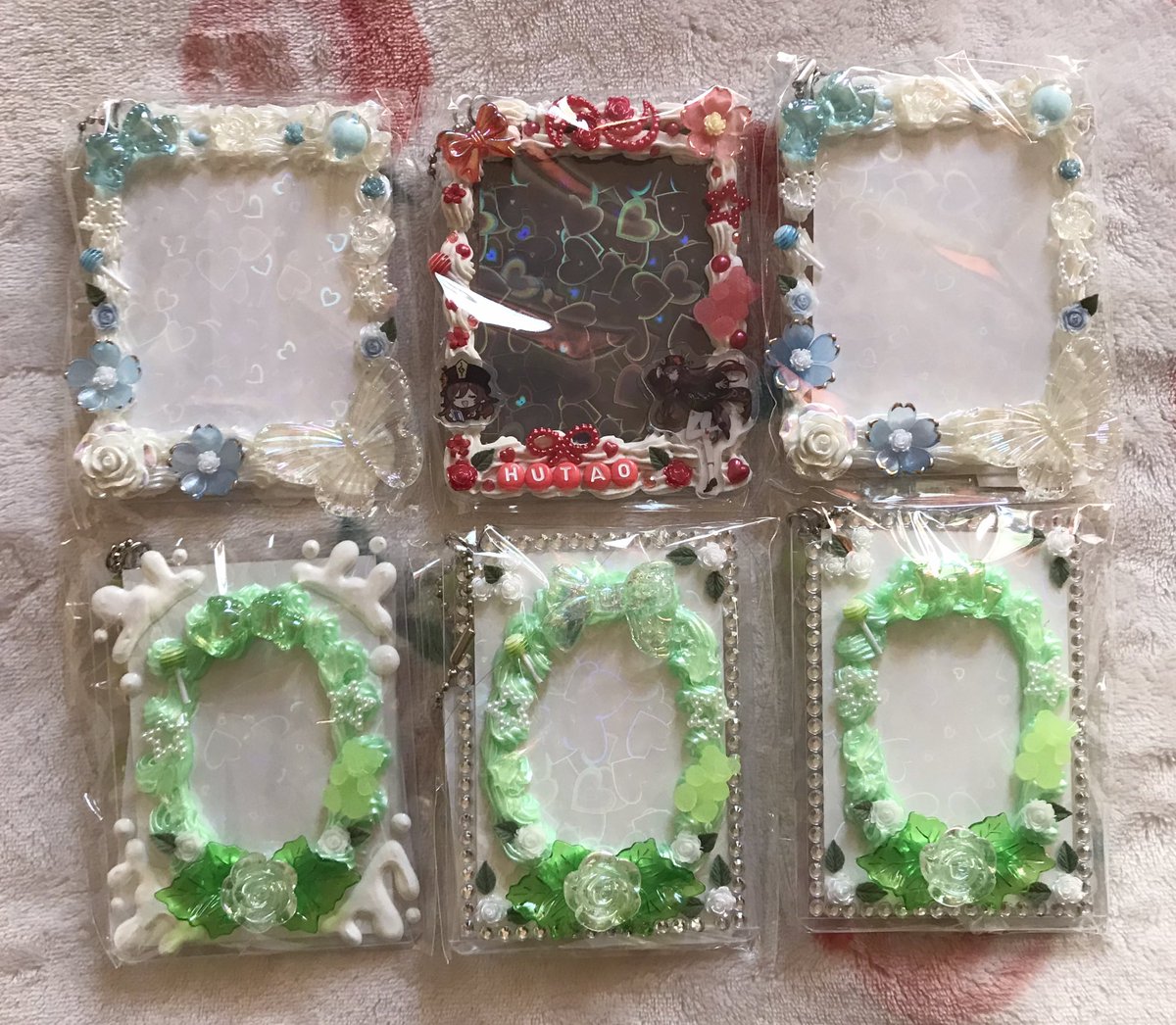 Lexi_RC's tweet photo. This is P2 of things I will be selling, I hope you’ll consider buying cause this girly is broke 👁️👄👁️ P.S you’ll get a cute sakura or sakura dango phone charm if you buy something! 🌸🍡 (The Decoden Toploaders include a charm, a Toploader strap and a lobster clasp) https://t.co/iNsYoGWvNm