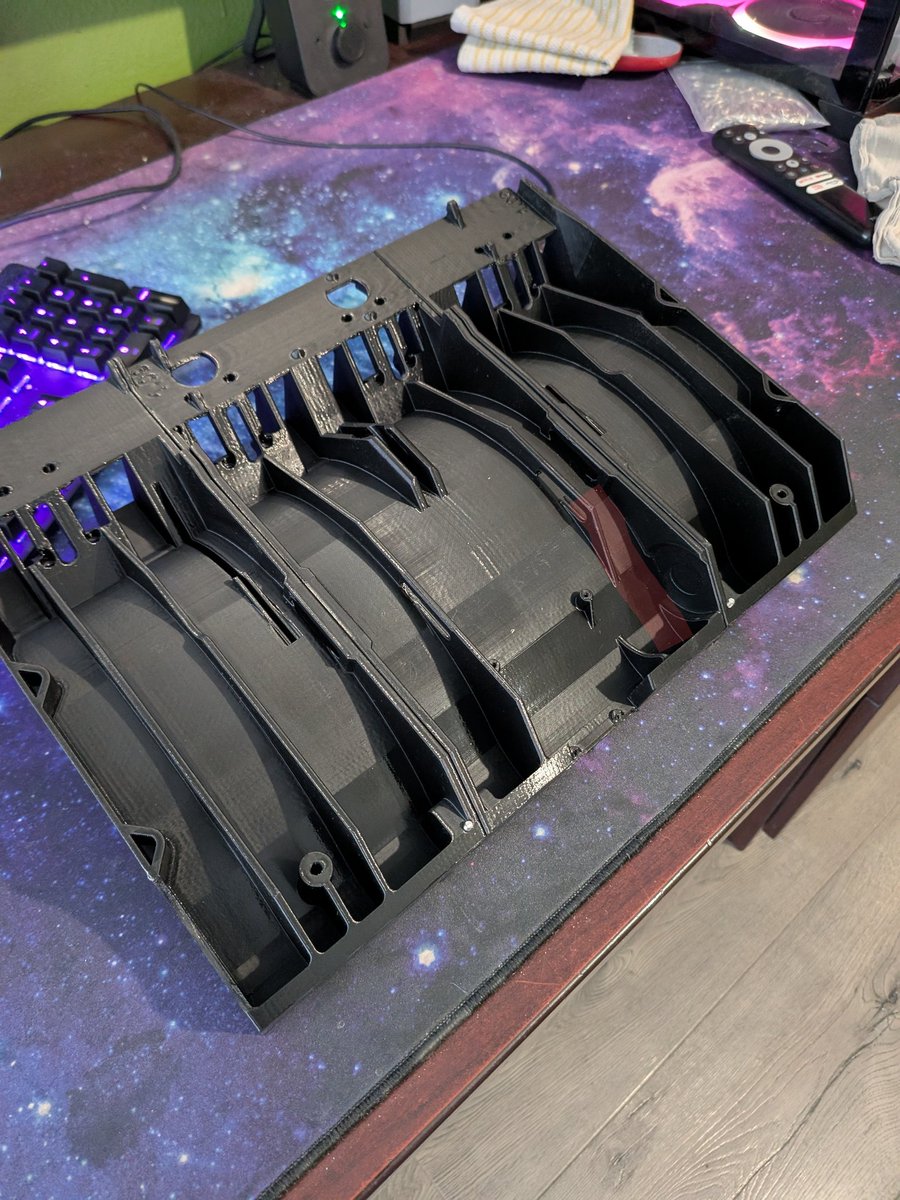 I3onkersTv's tweet image. Anyone want a hydra mod for their AMS? A small piece broke off where it's highlighted. I had so many AMS problems when I got it I only had it installed for a week.