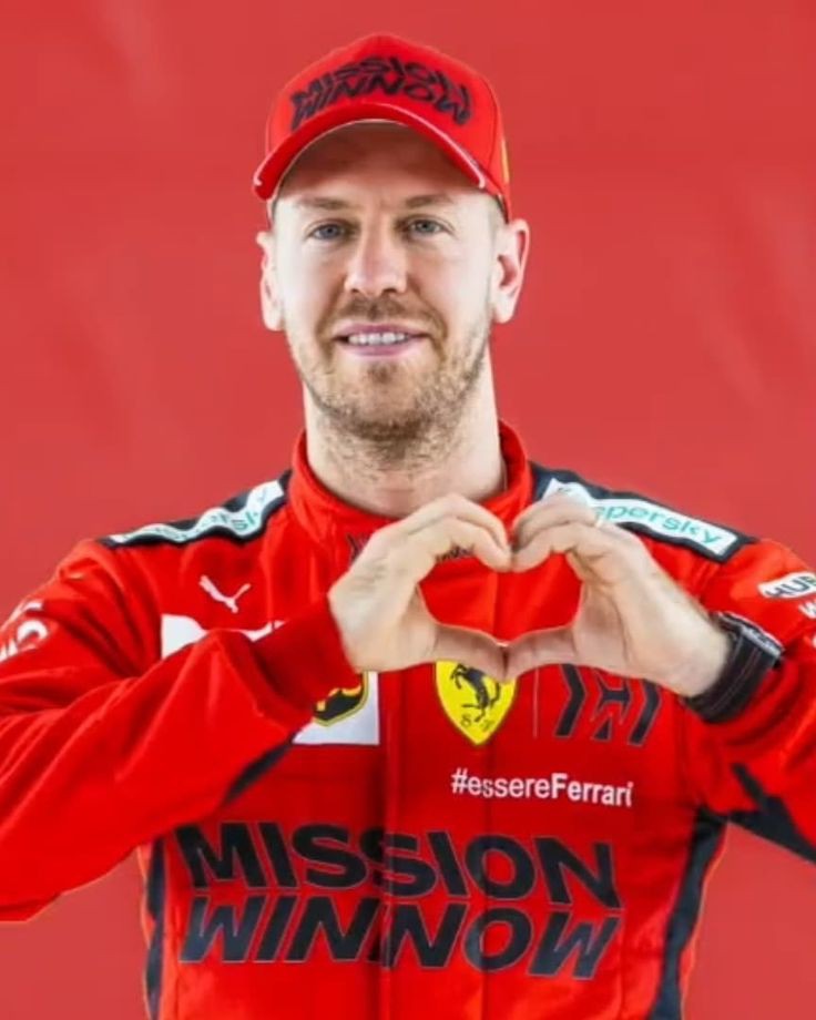 SVettel_'s tweet image. FELIZ DIA PARA TODOS, LOS QUIERO❤️