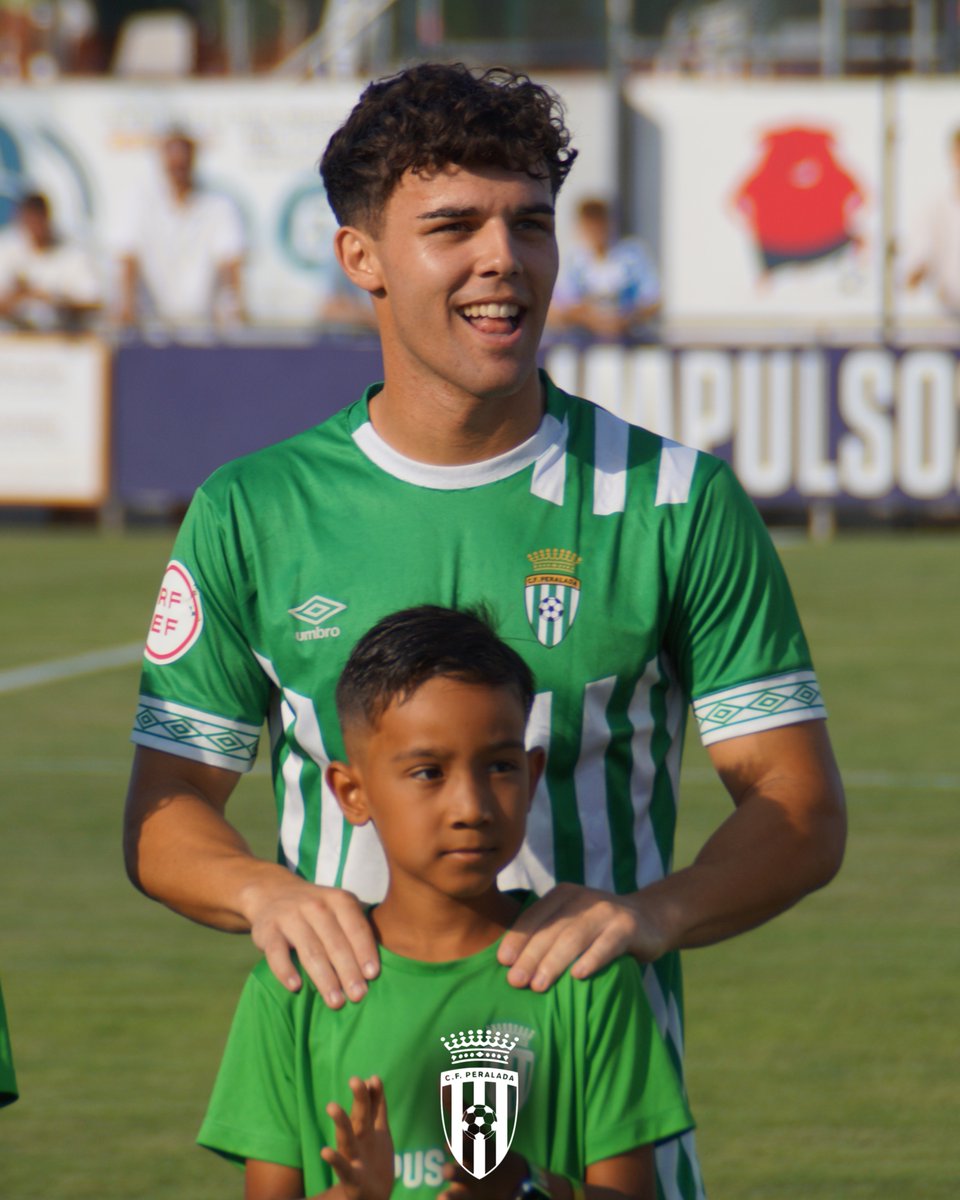 CFPeralada's tweet image. 📸 Moments inoblidables al Municipal!

Els joves del Campus van sortir al camp amb els jugadors del @RCDEspanyol i del @cfperalada i van gaudir d’una experiència màgica plena d’il·lusió i signatures! 💚⚽️

Gràcies: @Perelada, @peraladamasmarc, @decoasports 🙌

#SomPeralada 💚⚔️