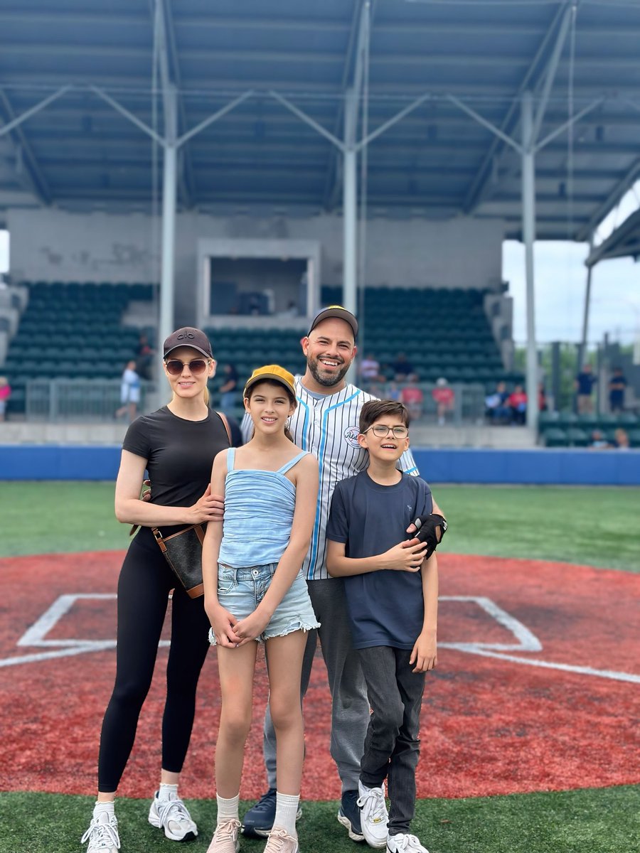 Andrefor40th's tweet image. Many thanks to Silvana Tabares for organizing the Charity Softball Game at Kerry Wood Cubs field! Alders Vs. CPD Knights! Congrats to the Knights on this one.