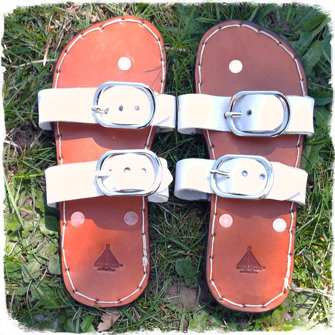 All leather handmade sandals, stitched with linen thread for supreme comfortability and durability. Optional copper and or magnets added on for that SuperManna charge ⚡️
Get you some SUNWALKERS 2day!!!
BE YOU, BE ROYAL!!! 👑
Royalamaru.bigcartel.com