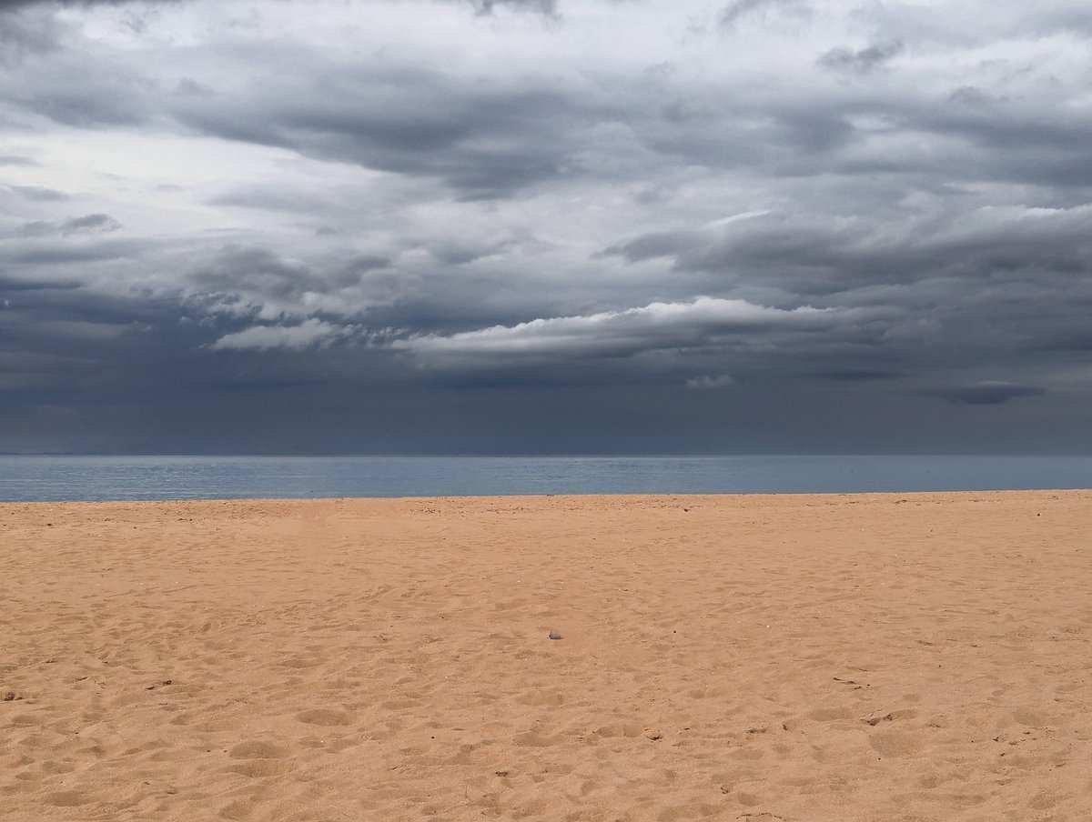 RedRiverCroft's tweet image. Heat, intense light, colour, hue and chroma. The afternoon sky, sea and shore... a (symbolic?) view for these troubling times.
Red Point beach, Wester Ross, Scotland, 20/7/25.