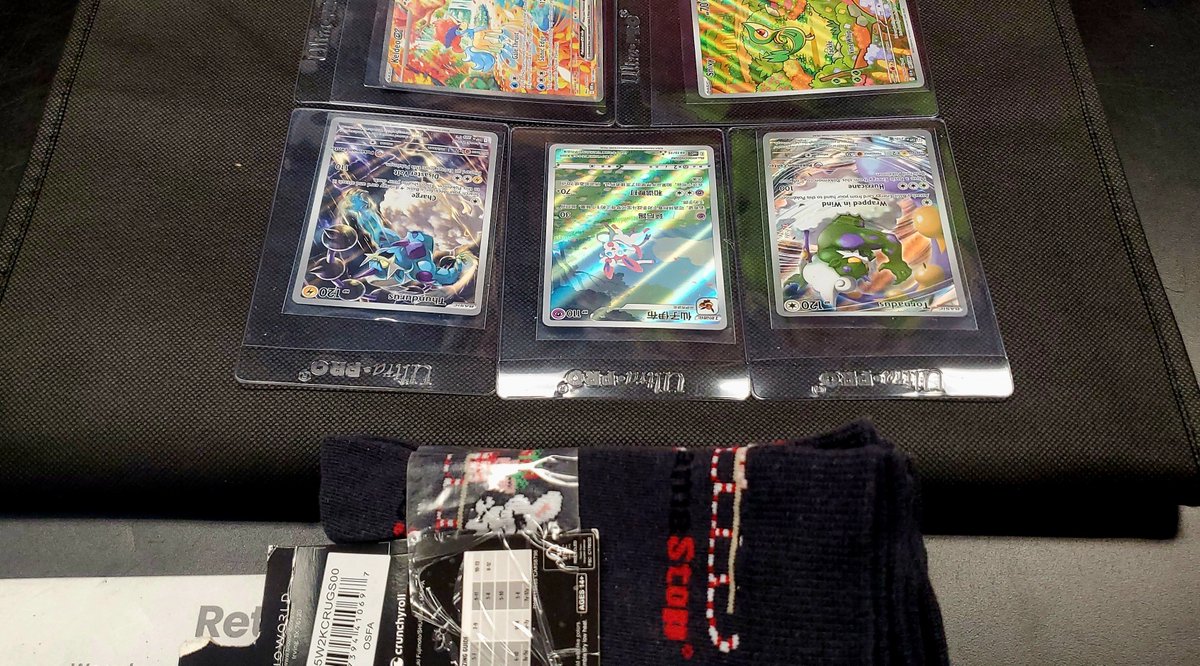 wrinklednips's tweet image. Just another day in the nips π
Found some Christmas Buck socks while getting some cards submitted for grading. πSweetπ@gamestop