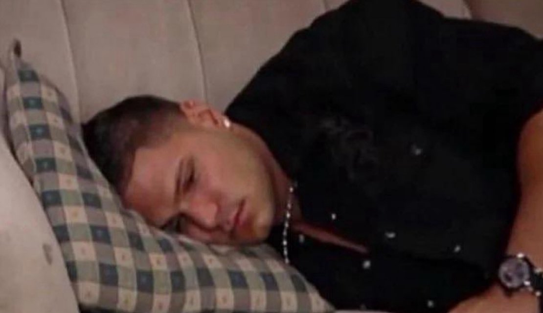 Hoodville_'s tweet image. When fine shyt starts giving late replies and being less talkative so you know your free trial is over