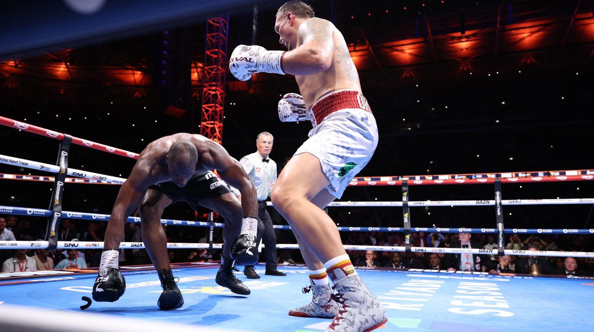 AnnaFromUA_YT's tweet image. We’re incredibly proud of Oleksandr Usyk, a champion born in Crimea, Ukraine, who has become an undisputed legend in the boxing world. He’s also a great supporter of the Ukrainian Armed Forces, always standing by his country and its defenders. Recently, Usyk invited Donald Trump…