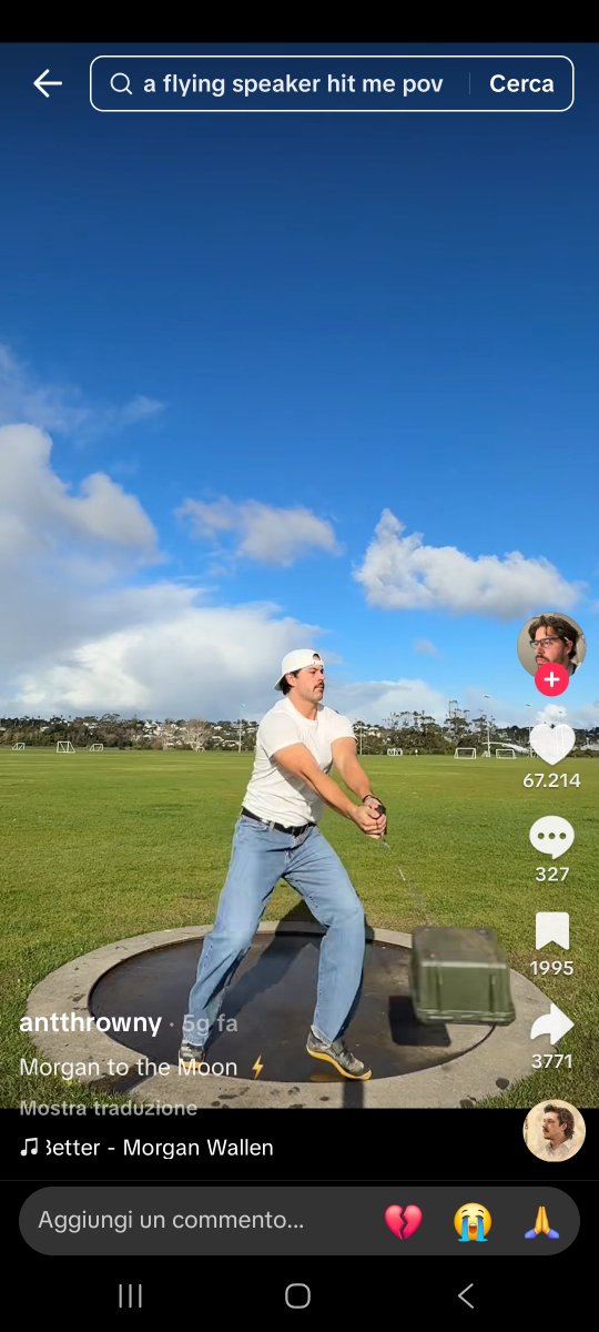 OurLullabyeFan's tweet image. I want to grab him by his stupid ponytail, swing him around, and throw him across the feild like that guy does with his speakers