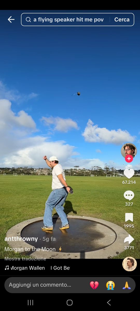OurLullabyeFan's tweet image. I want to grab him by his stupid ponytail, swing him around, and throw him across the feild like that guy does with his speakers