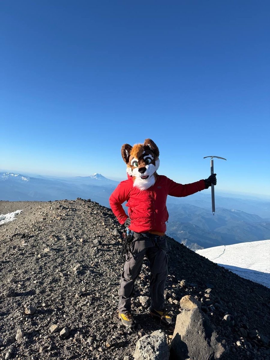 Me, <a href="/Bungee_bucc/">Bungee 🔜 MP</a> , and <a href="/ChinookTheWolf/">dashie~ 🔜 Feral, Furvana, COG</a> climbed Mt Rainier!

Memories for a lifetime, was so fun and glad all our hard training paid off!