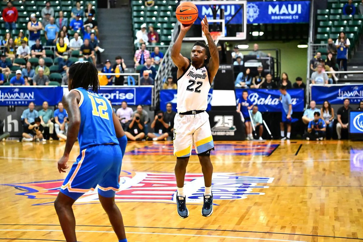 MUOverload's tweet image. Dwyane Wade (@DwyaneWade) celebrates a Sean Jones (@Sean_jones5) game winning three pointer as #4 @MarquetteMBB defeats UCLA (@UCLAMBB) 71-69 in the opening round of the Maui Invitational (@MauiInv) on November 20, 2023 #mubb