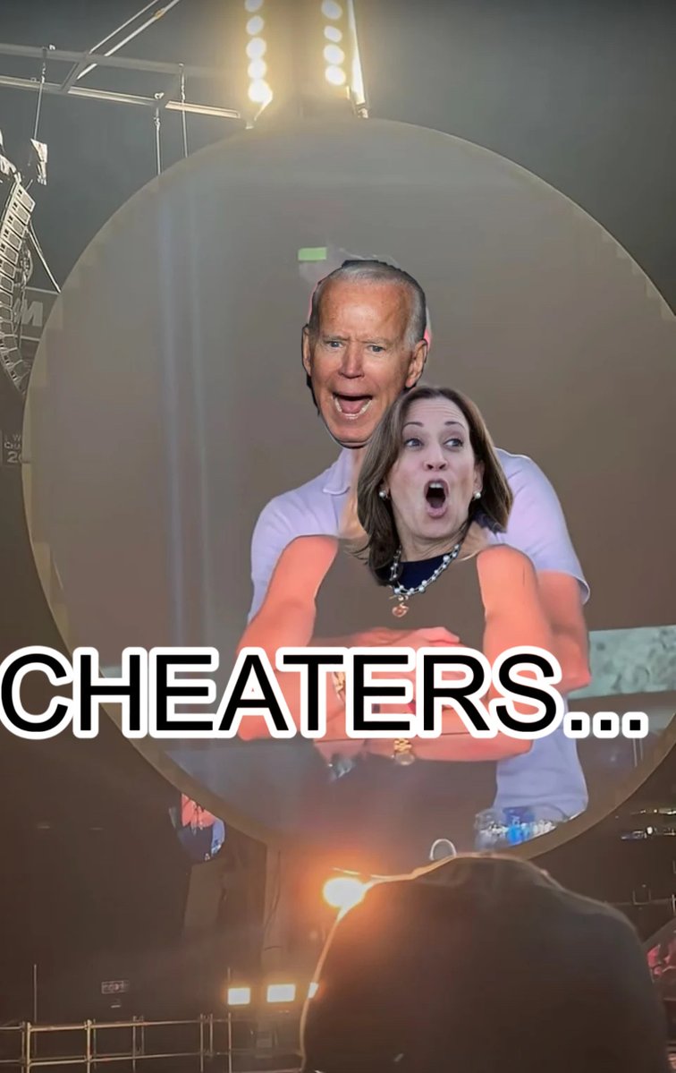JakoraH's tweet image. THE REAL COLDPLAY KISS CAMโฆ๐๐๐ #AndyByron #MAGA