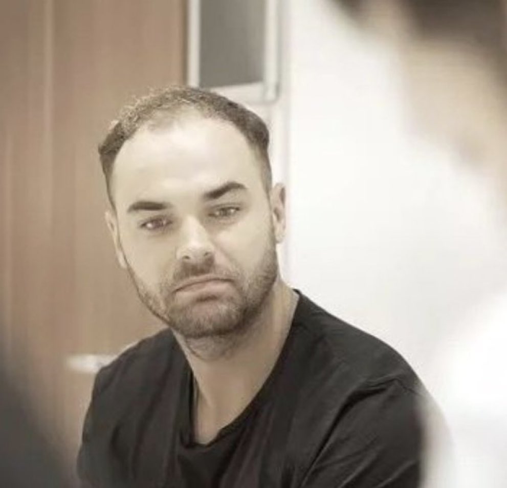 I’ve seen this pic more times than I’ve seen Billykiss on this show #LoveIsland