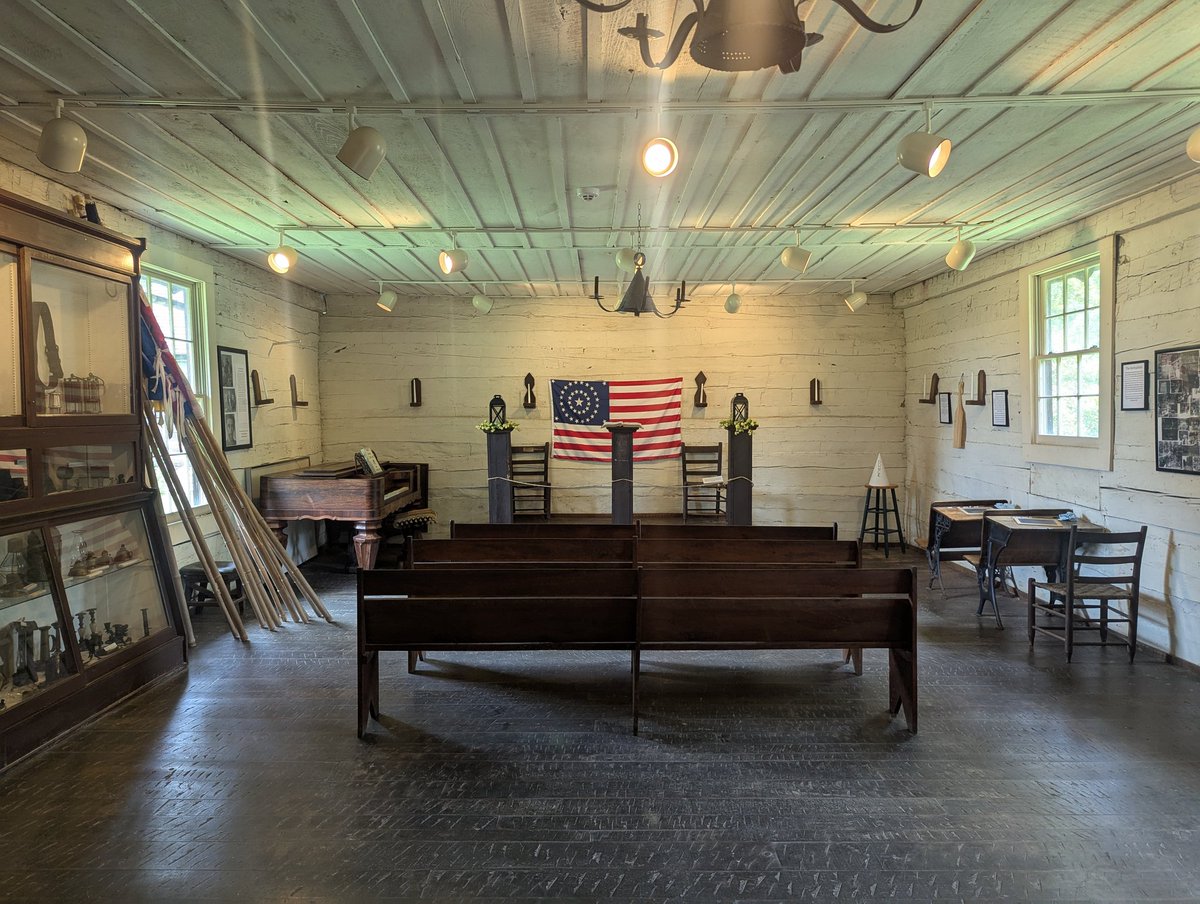 RevivedThoughts's tweet image. The people who built America didn't go to mega churches or have fog machines. The bands didn't sell cds.
Most of them went to one room chapel and school houses like this. Living in community and doing their best with a faithful pastor.
We have forgotten this.
