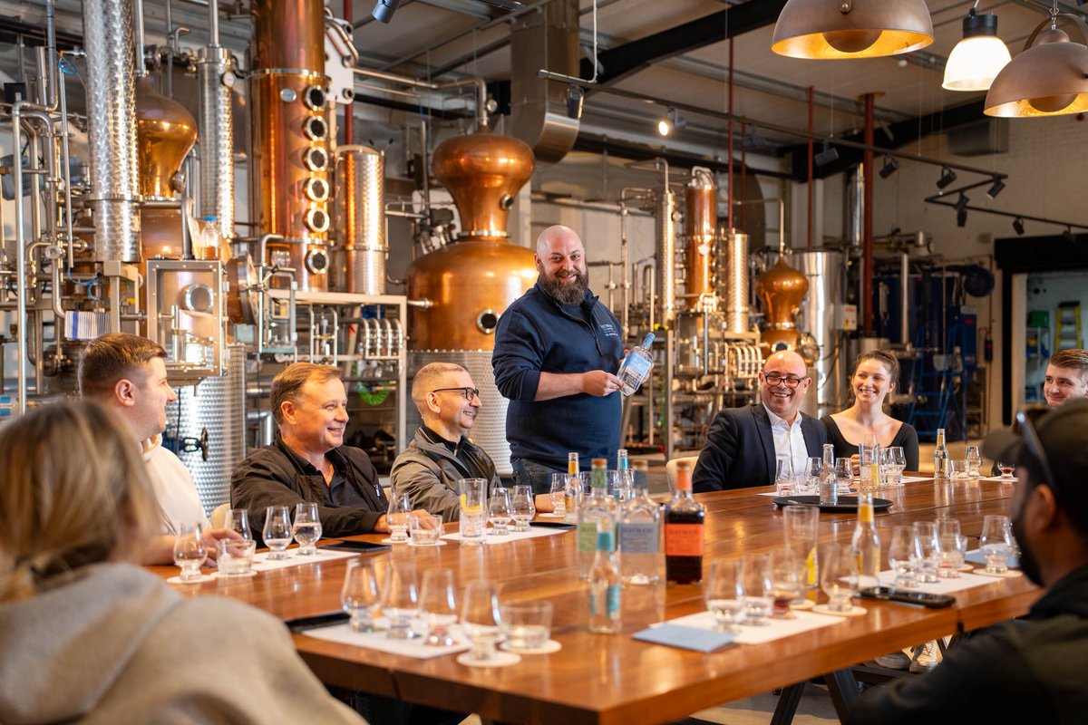 balhamnewsie's tweet photo. Join @haymansgin for their next Summer Session taking place this Thurs 24th July, 5-9pm, at their beautiful Distillery in #Balham! 

Hayman's have also released new dates for their Cocktail &amp; Martini Masterclasses &amp; Distillery Tours!

Full info in image &amp; https://t.co/SkkU0ZiyH6 https://t.co/mkuiNAaXLj