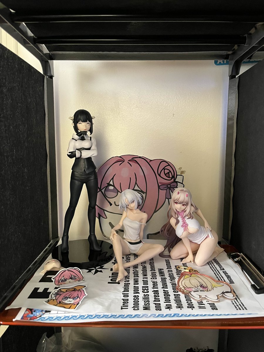 i got so much nikke merch at tekko this year 🥹🥹🥹🥹🥹 every nikke cosplayer I ran into was so nice and they did ten pulls for me