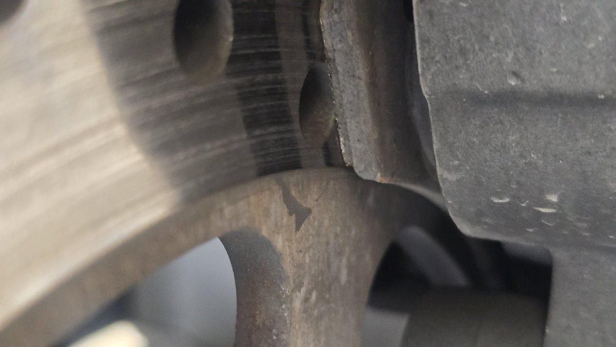 DetroitMade1975's tweet image. #brakes #harleydavidson #streetglide After doing my oil changes yesterday. Today, I went to look over tires and brakes. I discovered that the rear brakes need replacement. I have a job interview for a part-time job at @ a motorcycle parts store on Tuesday. Fingers crossed.