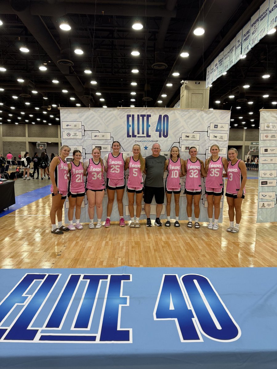 Team_Iowa's tweet image. Coach Daniels and his 17u E40 team is making a huge run at Nationals. They are headed to the Final Four!!!