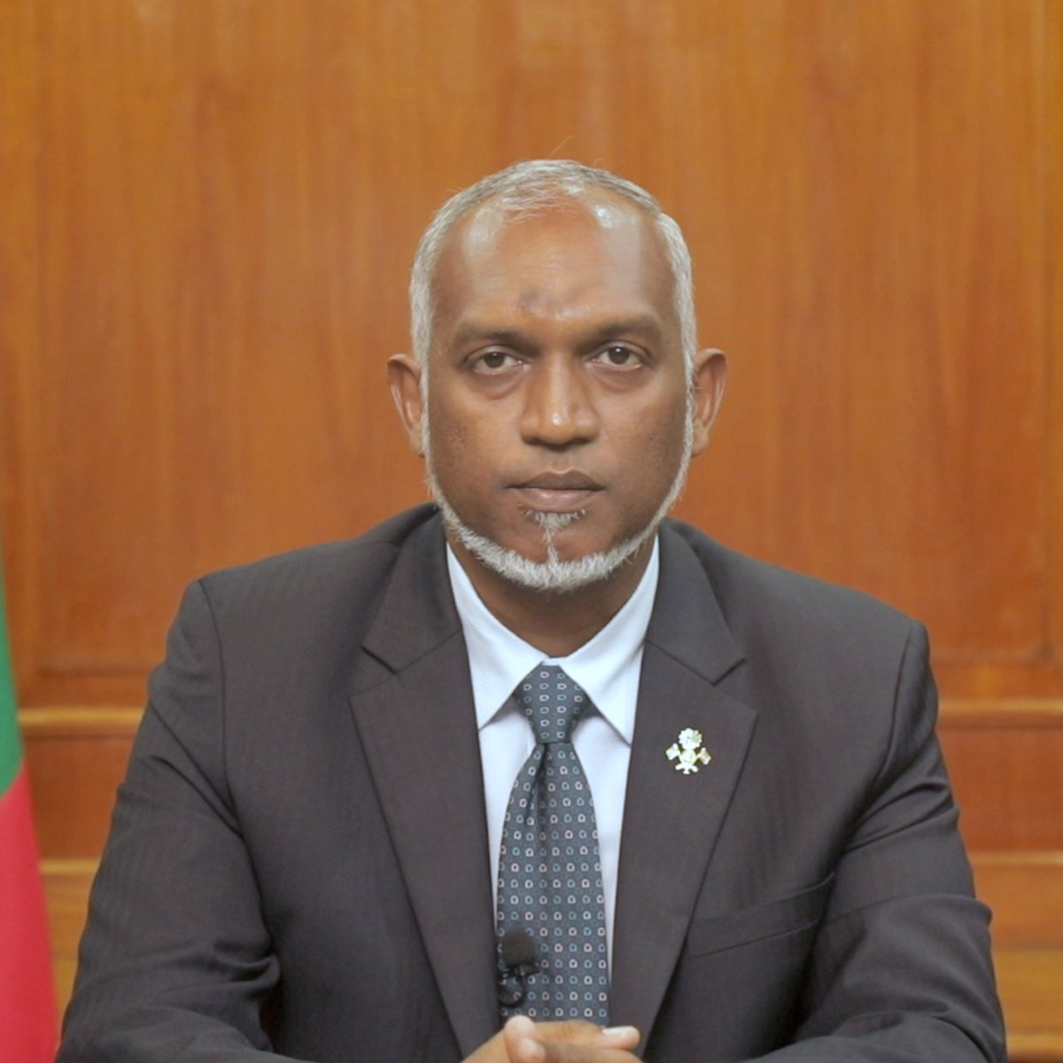 Hassan Kurusee (@hkurusee) on Twitter photo Summary of <a href="/MMuizzu/">Dr Mohamed Muizzu</a>’s policy for 4,000 flats:
🔹25,000 MVR mandatory down payment before receiving the keys.
🔹15,000 MVR late payment penalty for flats with monthly rent of 7,000 MVR.
🔹25,000 MVR late payment penalty for flats with monthly rent of 9,000 MVR.
The late Summary of <a href="/MMuizzu/">Dr Mohamed Muizzu</a>’s policy for 4,000 flats:
🔹25,000 MVR mandatory down payment before receiving the keys.
🔹15,000 MVR late payment penalty for flats with monthly rent of 7,000 MVR.
🔹25,000 MVR late payment penalty for flats with monthly rent of 9,000 MVR.
The late
