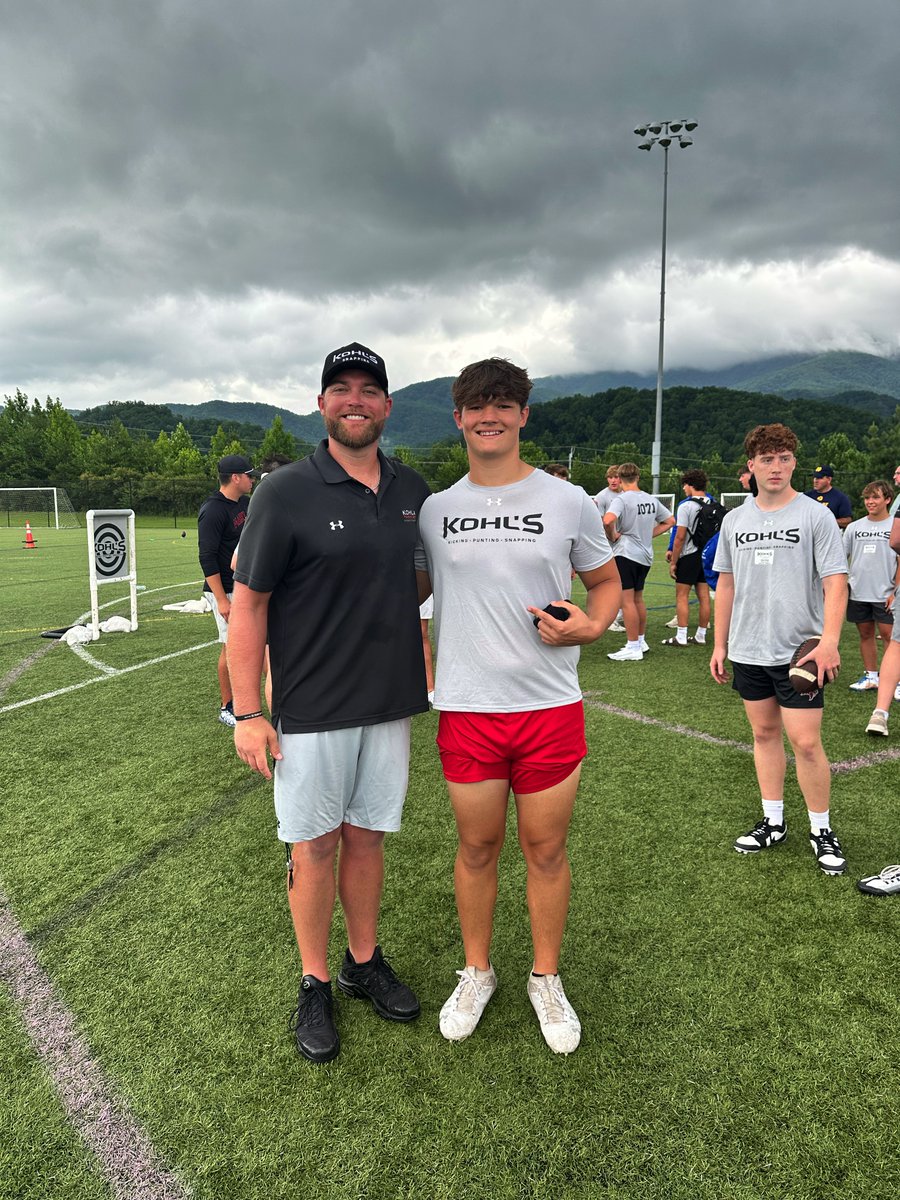 Brayson_Albin's tweet image. Thank you for the great camp @Coach_Casper! More work to do! #KohlsSnapping #toetheline #ClassOf2027 #RecruitBJP